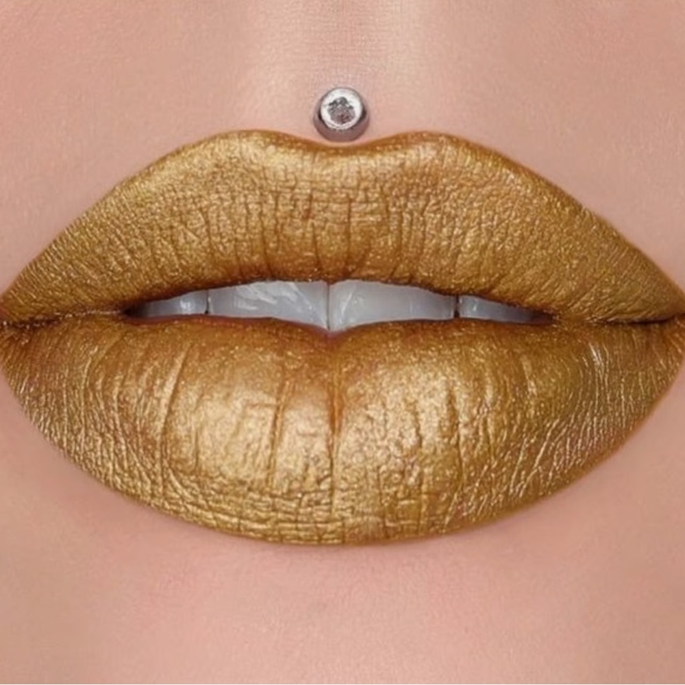 Jeffree Star Velour Liquid Matte Lipstick in First Class